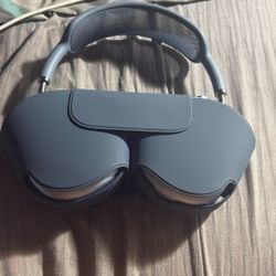 AirPod Maxes