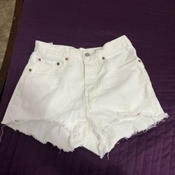 Levi’s White Shorts 