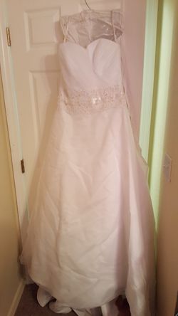 Wedding dress with accessories