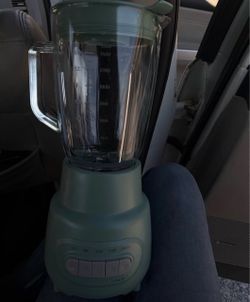 Sage Green BLACK+DECKER Blender