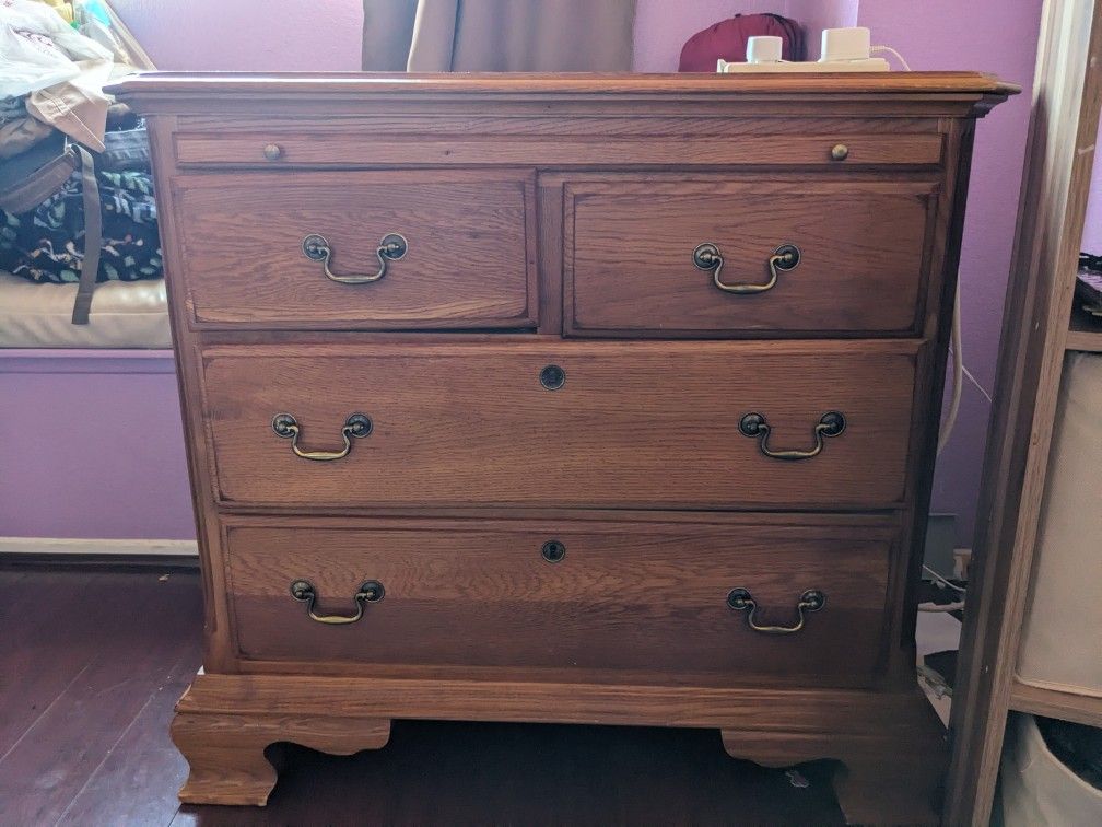 Dresser