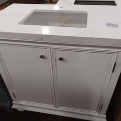 36" Bathroom Vanity with Quartz Top & Sink for $650