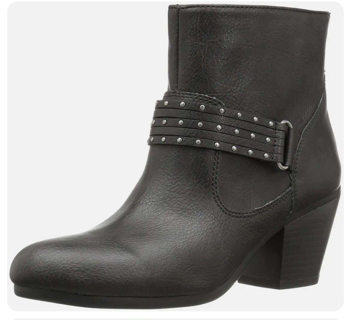 New Aerosole Ankle Boot - Size 7-1/2 for Sale in Mount Dora, FL - OfferUp