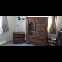 Dresser & Knight Stand- Cash Only