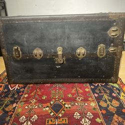 Vintage antique travel trunk 1900’s