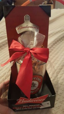 Budweiser wall mounted bottle opener and pint glass