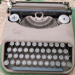Vintage Smith-Corona Zephyr Typewriter