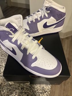 Jordan 1 mids 6.5y