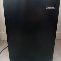 Magic Chef Mini Fridge - Works Great