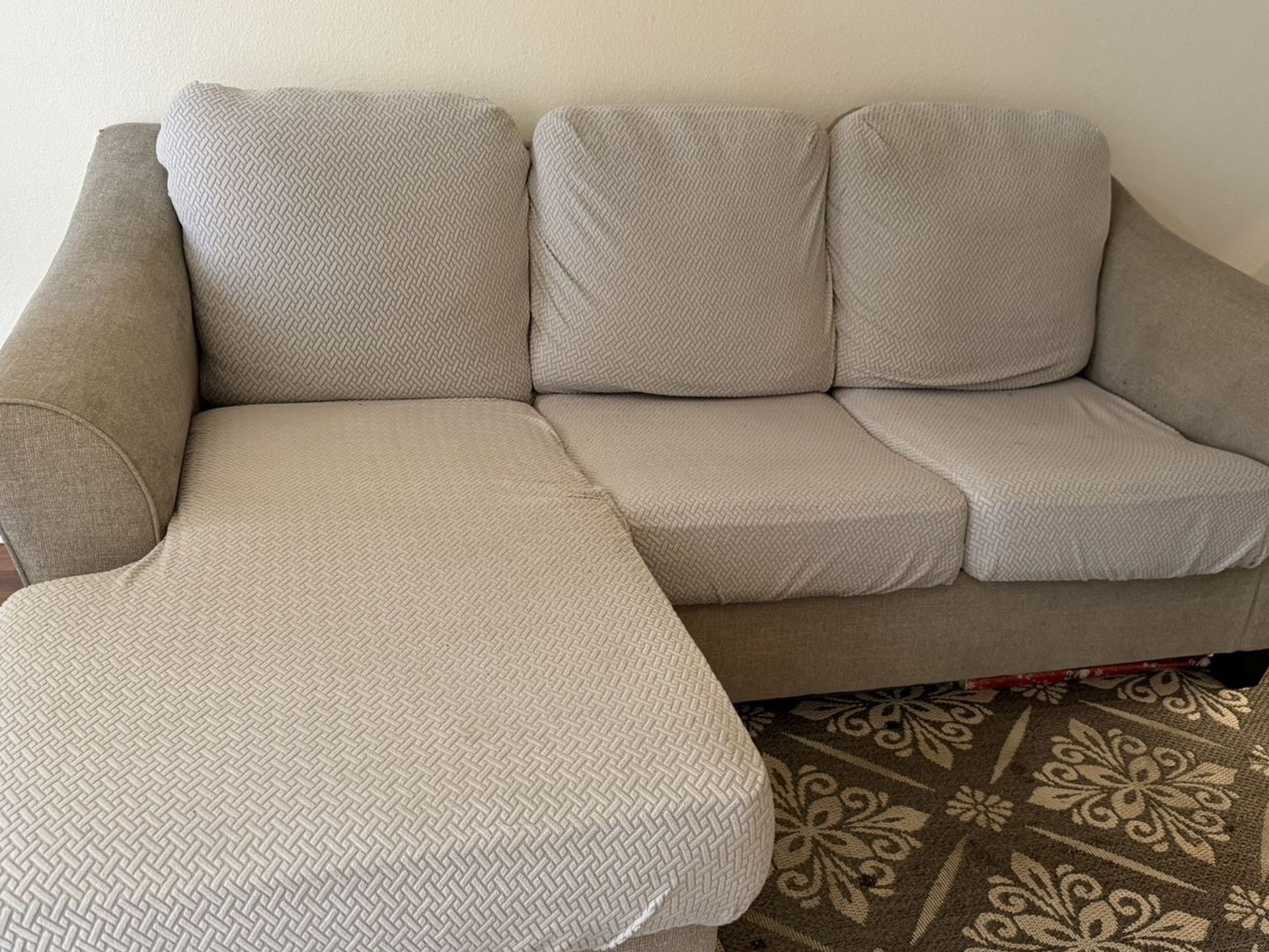 Couch With Chaise 