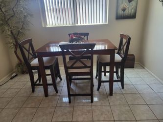 Wood dining set w/ 4 chairs