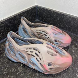 Foam Runners MX Sand Grey (Size 8)