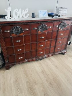 Large Dresser Great Condition