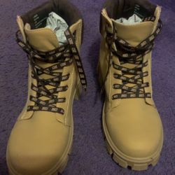 Juicy Boots Size 9.5 Women