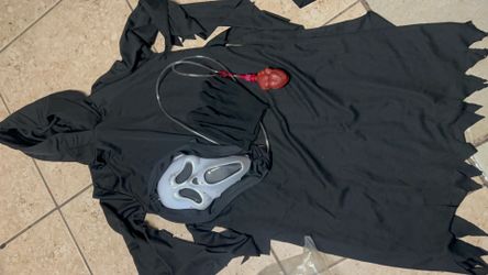Kids scream costume size medium 10-12