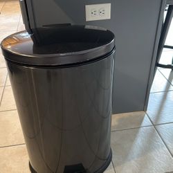 10.5 Gallon Trash Can, Oval Kitchen Step Trash Can