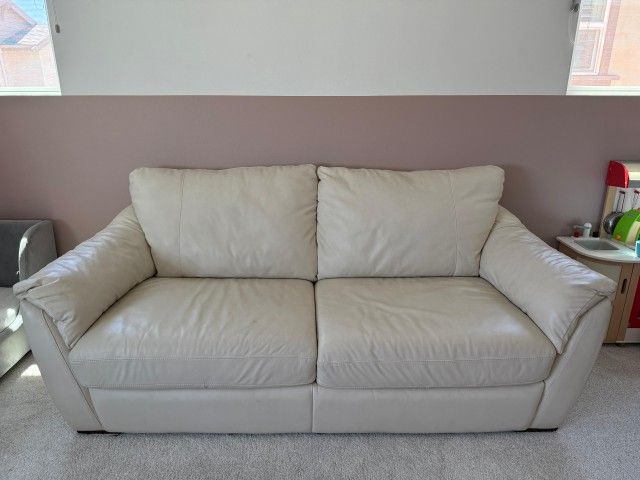 Pull-out Leather couch