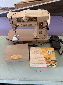 1950’s Singer 401 Sewing Machine with accessories