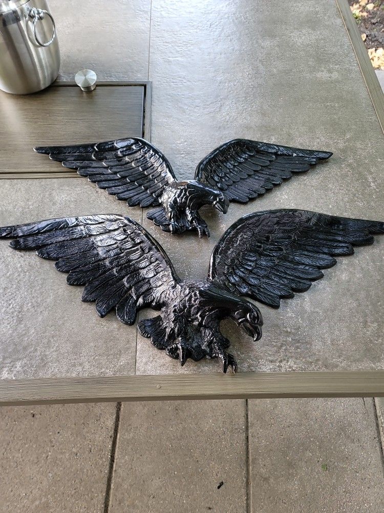 2 Metal Eagles
