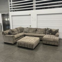 Grey Sectional w Ottoman(FREE DELIVERY)
