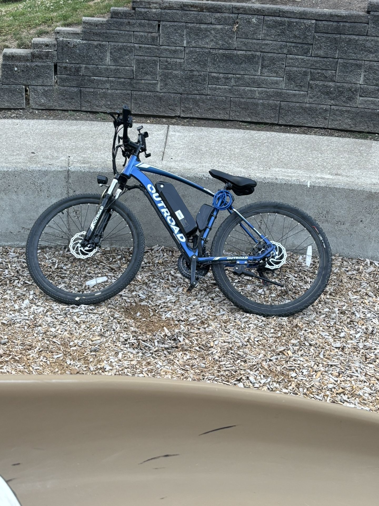Daily Commuter E-bike With Charger And Key