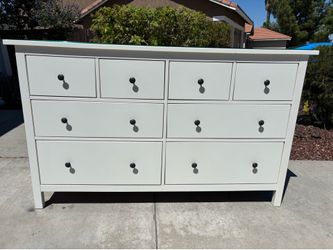 White 8 Drawer Hemnes Dresser Chest of Drawers Furniture Excellent Condition