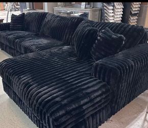 💞OM 💞  Brand New// midnight madness 3 piece sectional// plush brand new  couch