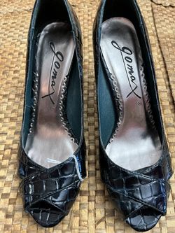  Crocodile Print Blue Heels-size 6 Like New 