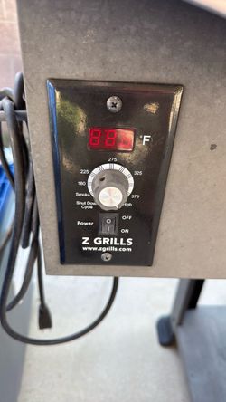 Z Grills Pellet Grill / Smoker