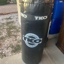 TKO Technical Knockout 50lb  40” Hanging Heavy Punching Bag Black w/ chains