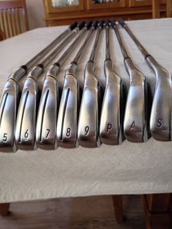 TaylorMade Qi HL Iron set