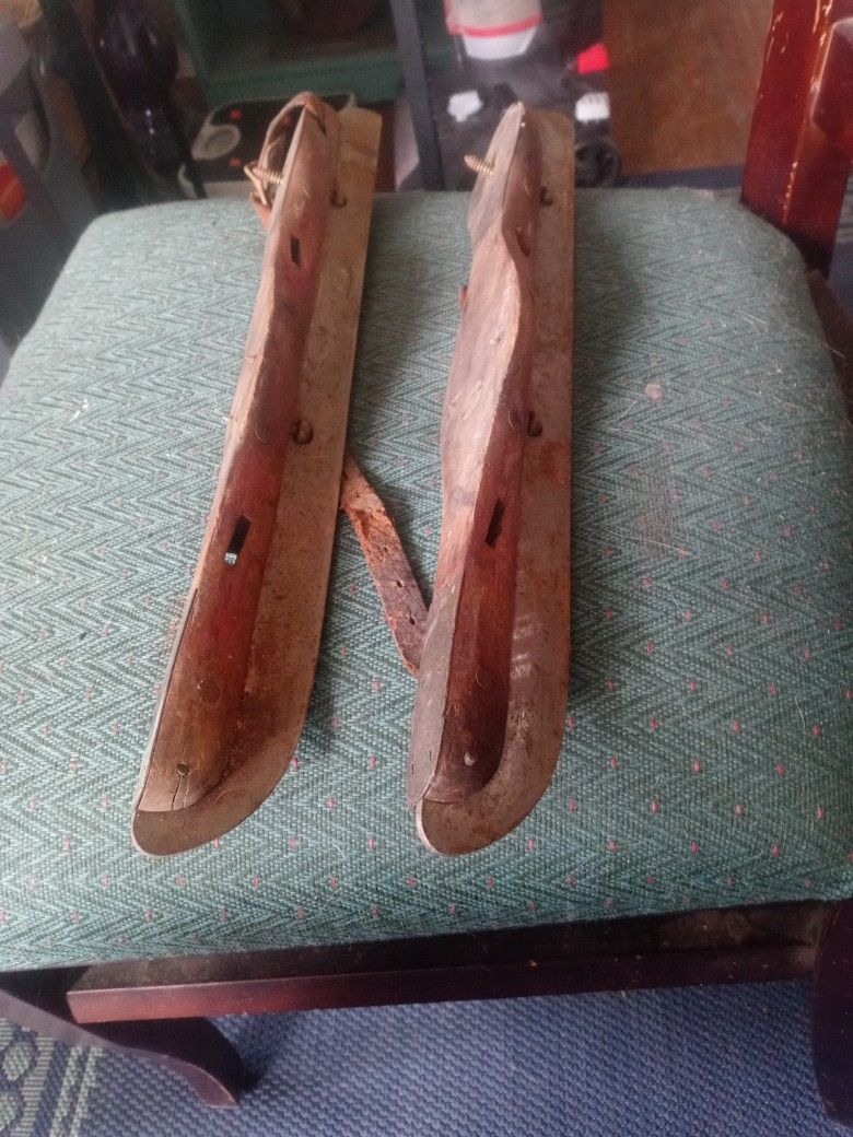 Early Wood Skates.