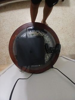 The model is Ps4 and The color Black