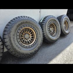 17" LOCK offroading w/ 35x12.50R17 TBB tires