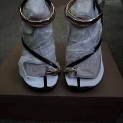 BRAND NEW STEVE MADDEN HEELS