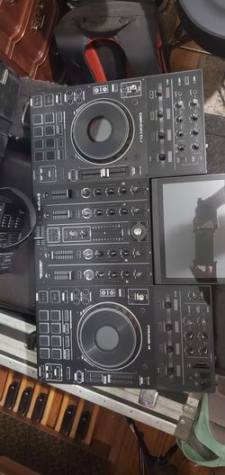 Denon Prime 4+ DJ Deck