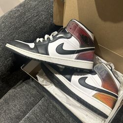 Size 11 Air Jordan 1 Mid SE "Light Arctic Punch"