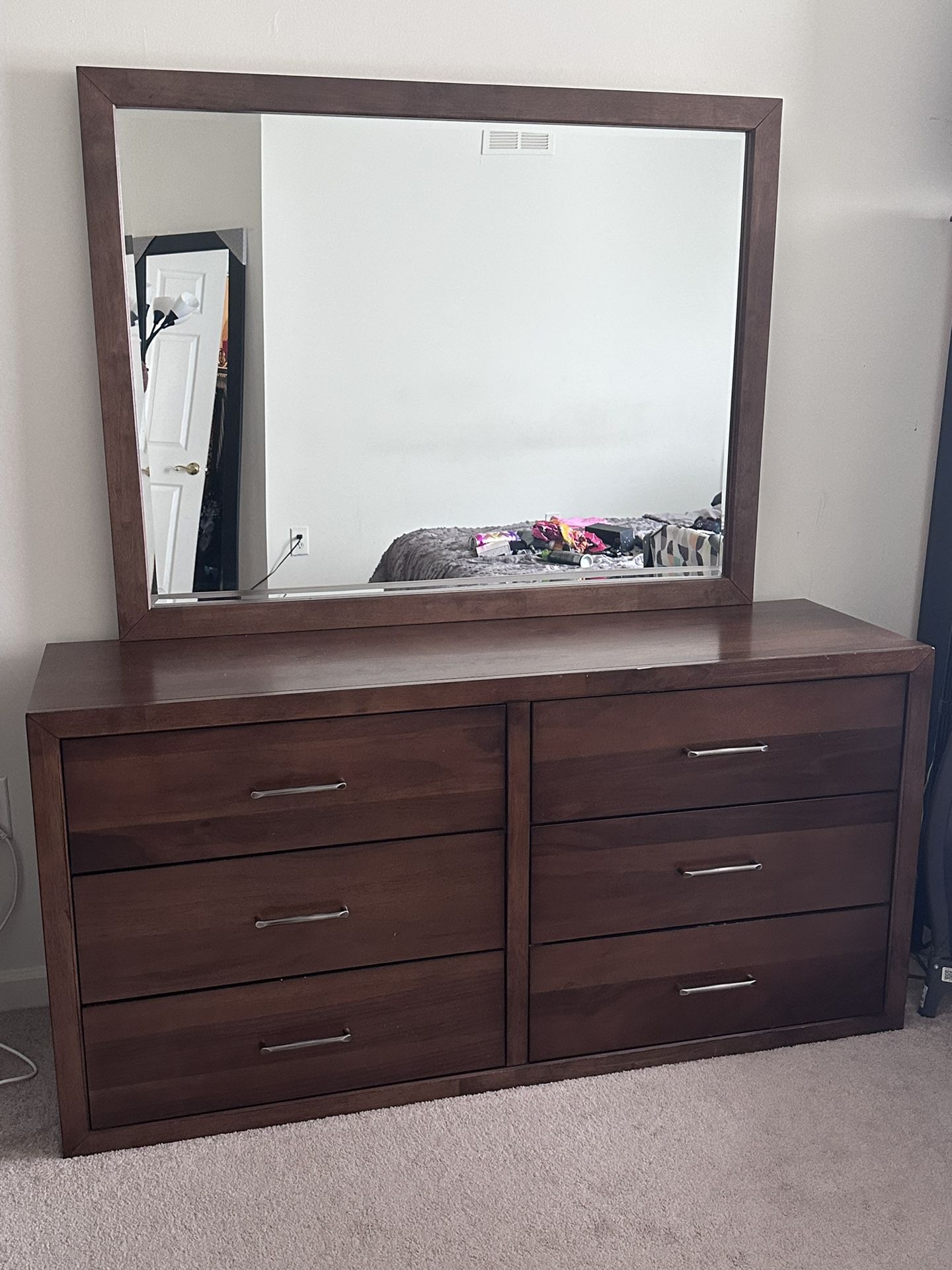 6 Drawer Dresser with mirror 