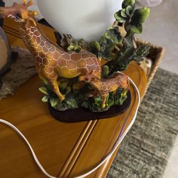 Giraffe lamp