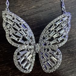 beautiful butterfly necklace 