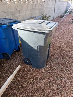 96 Gallon Trash Toter Like New 