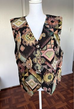 Designs By Julie vintage women’s multicolor tapestry vest size medium