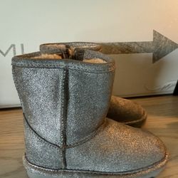 New! Metallic Silver BearPaw Boots! Warm And Comfortable! Kids Size 11