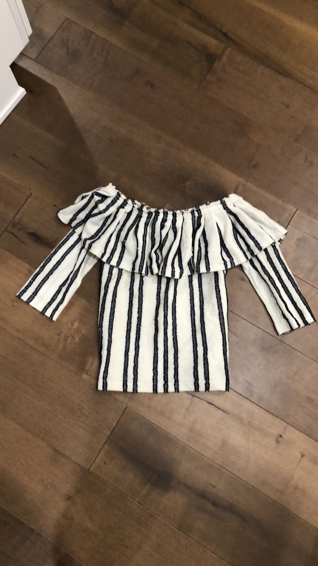 Banana republic off shoulder top-XS