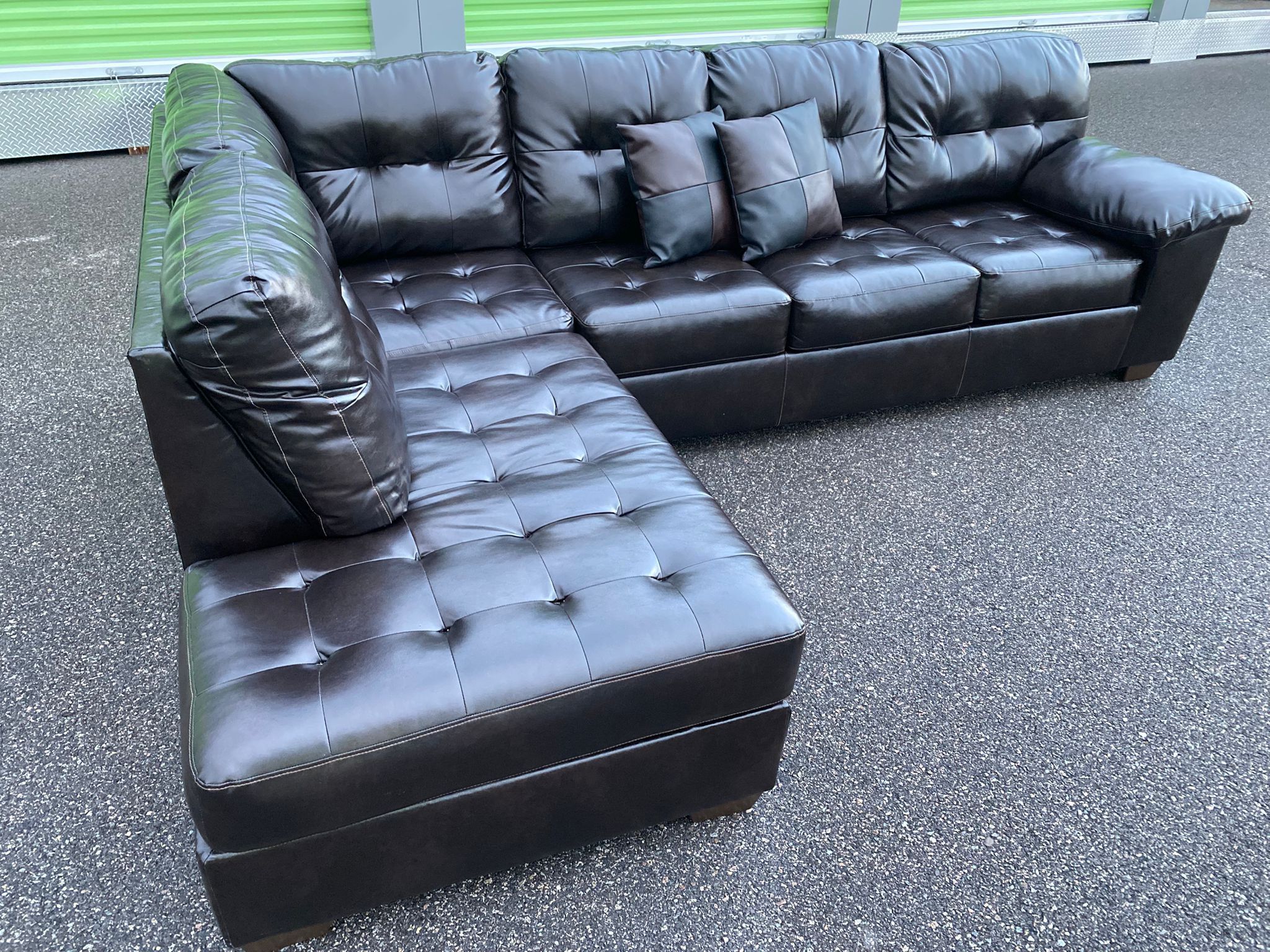 FREE DELIVERY 🚚 AND INSTALLATION - Dark Brown Leather Sectional Couch (Look our profile for more)