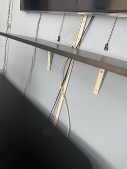 Floating shelf