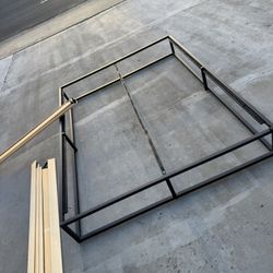 Queen Metal Bedframe
