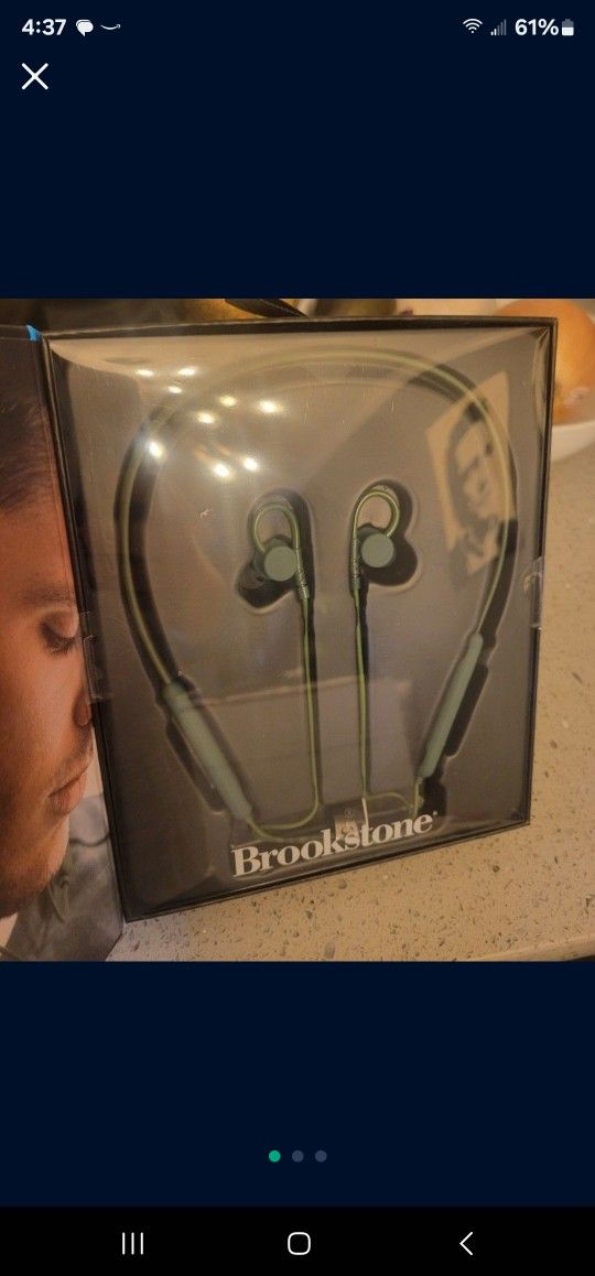 New Brookstone FLEXvibe Wireless neck band Earbuds