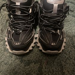 Balenciaga Tracks