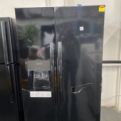 Frigidaire 22.3 cu. ft. 33 in. Side by Side Refrigerator in Black, Standard Depth